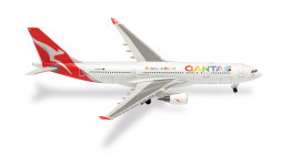 Herpa 537148 - 1:500 - Qantas A330-200 Pride is in the Air - VH-EBL